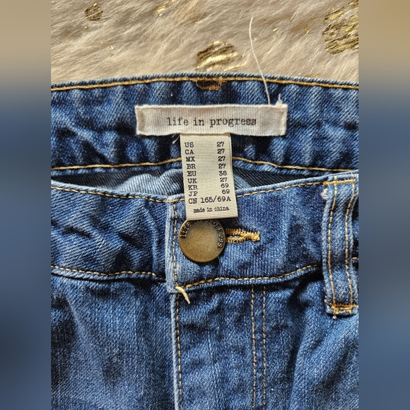 Life In Progress Torn Jeans - Picture 4 of 6